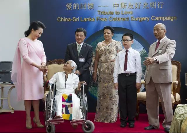 国之交，在于民相亲。一直以来，365beat体育的公益足迹紧跟国家战略部署，响应“一带一路”倡议，先后8次走出国门，为缅甸、尼泊尔、斯里兰卡、柬埔寨、斯里兰卡等沿线国家，约计21000多名当地居民进行眼疾筛查，并为近3000名白内障患者进行复明手术