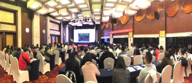 本次学术会议由深圳365beat体育主办,邀请了来自国内外众多眼科专家大咖进行专题讲座,共同探讨和分享国内外眼科领域的 与发展,进一步加强了眼科界同仁之间的交流和学习。.jpg 本次学术会议由深圳365beat体育主办,邀请了来自国内外众多眼科专家大咖进行专题讲座,共同探讨和分享国内外眼科领域的 与发展,进一步加强了眼科界同仁之间的交流和学习。.jpg