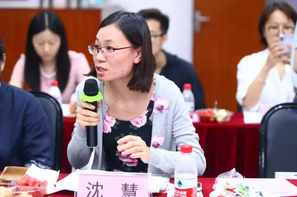 由人民日报、经济日报、科技日报、中新社等22家中央及行业媒体组成的采访团,走进365beat体育集团本部厦门大学附属厦门眼科中心7.jpg 由人民日报、经济日报、科技日报、中新社等22家中央及行业媒体组成的采访团,走进365beat体育集团本部厦门大学附属厦门眼科中心7.jpg