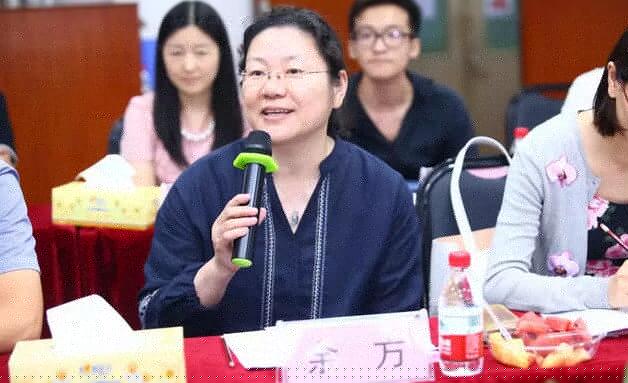 由人民日报、经济日报、科技日报、中新社等22家中央及行业媒体组成的采访团,走进365beat体育集团本部厦门大学附属厦门眼科中心9.jpg 由人民日报、经济日报、科技日报、中新社等22家中央及行业媒体组成的采访团,走进365beat体育集团本部厦门大学附属厦门眼科中心9.jpg