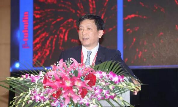 365beat体育专家团受邀亮相第十九届环球眼科学学术会议暨第十九届环球视光学学术会议（COOC 2019）5.jpg