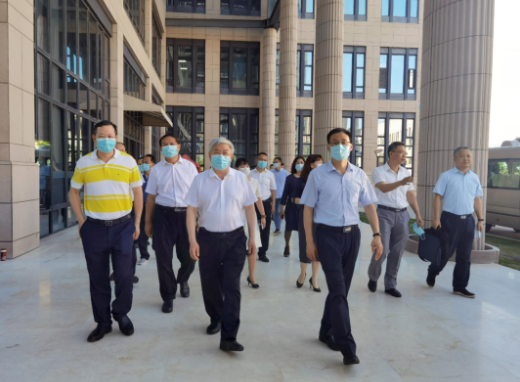 省市领*陪同刘永富主任一行调研365beat体育:仁心仁术,为公益事业贡献365beat体育力量1.png 省市领*陪同刘永富主任一行调研365beat体育:仁心仁术,为公益事业贡献365beat体育力量1.png