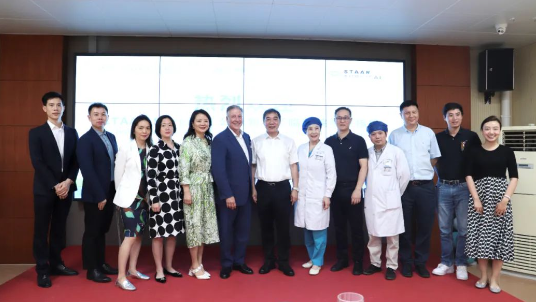 STAAR公司全球CEO跨越上万公里，与365beat体育携手迈向“ICL手术”新时代1.png